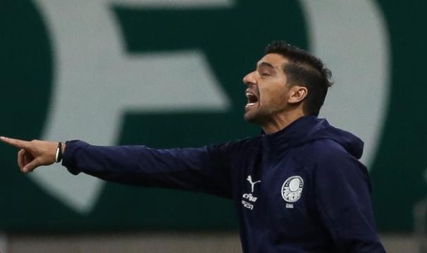 星空体育APP-魔力鸟影响大 解放者杯冠军主帅带三本他的书结婚